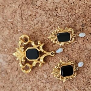 Vintage Avon Victorian Revival Brooch And Pierced Earring Set